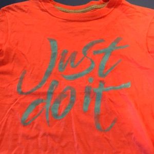 Nike short sleeve shirt